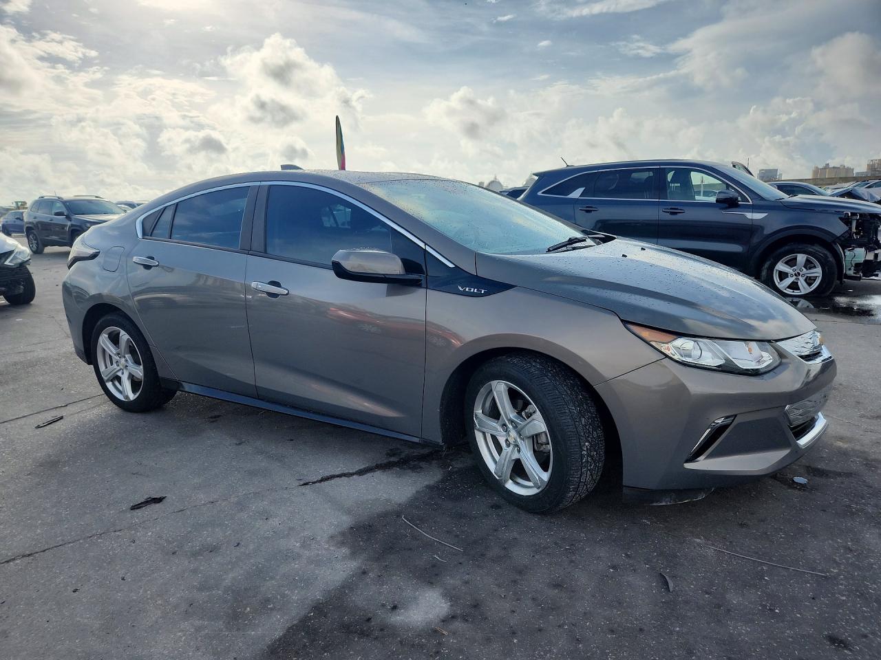 2017 CHEVROLET VOLT LT photo 7