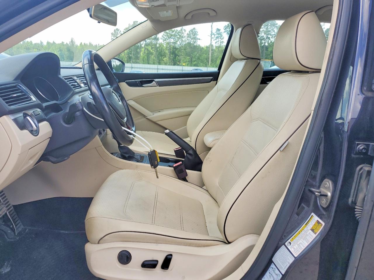 2017 VOLKSWAGEN PASSAT R-LINE photo 7