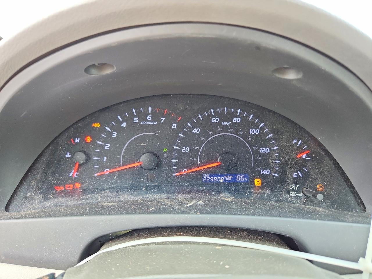 2011 TOYOTA CAMRY LE photo 17