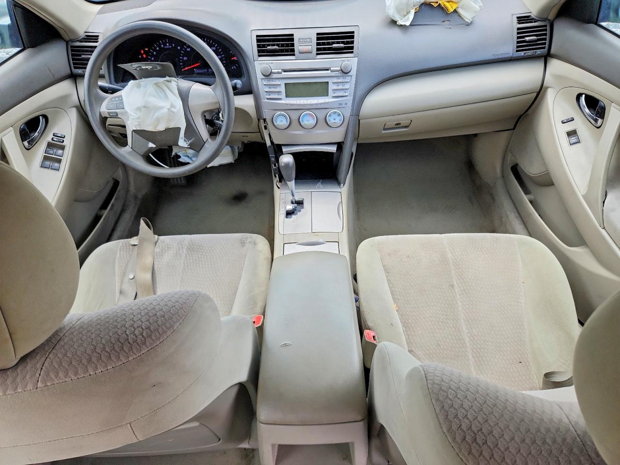 2011 TOYOTA CAMRY LE photo 15