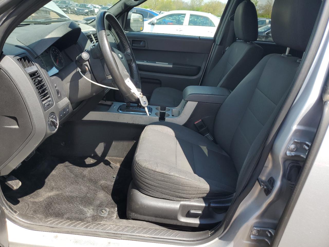 2011 FORD ESCAPE XLT photo 13
