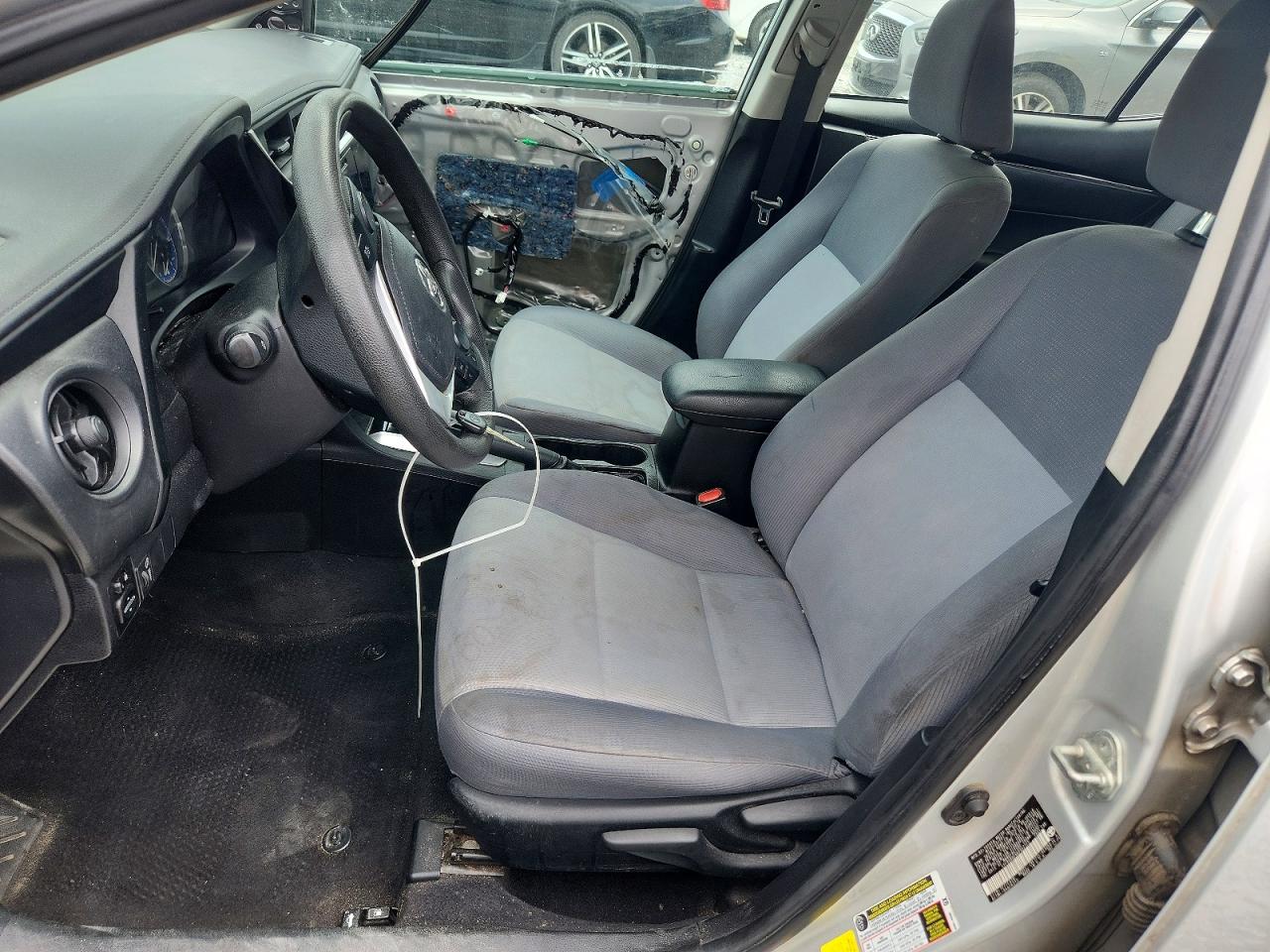 2019 TOYOTA COROLLA L photo 13