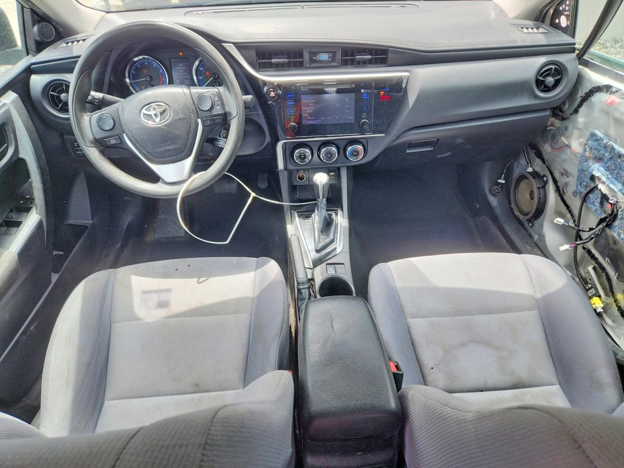 2019 TOYOTA COROLLA L photo 15