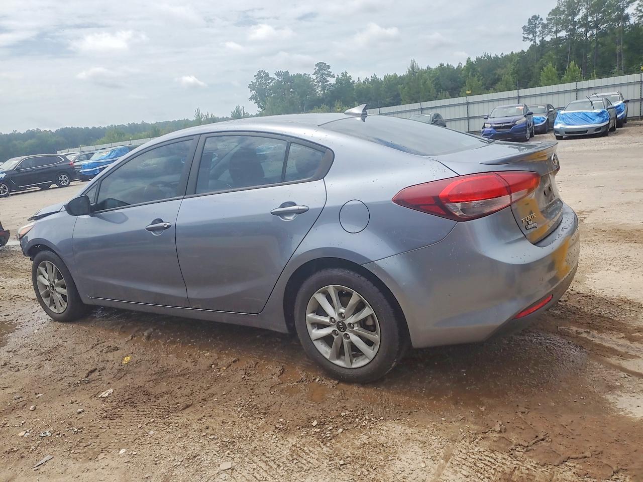 2017 KIA FORTE S photo 3
