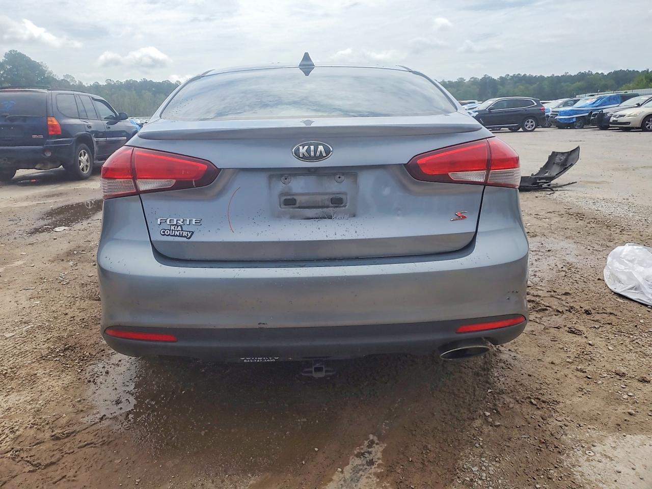 2017 KIA FORTE S photo 11