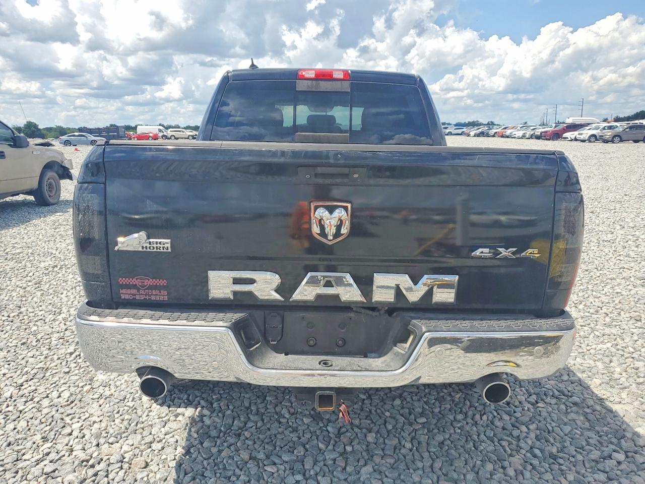 2016 RAM 1500 SLT photo 11