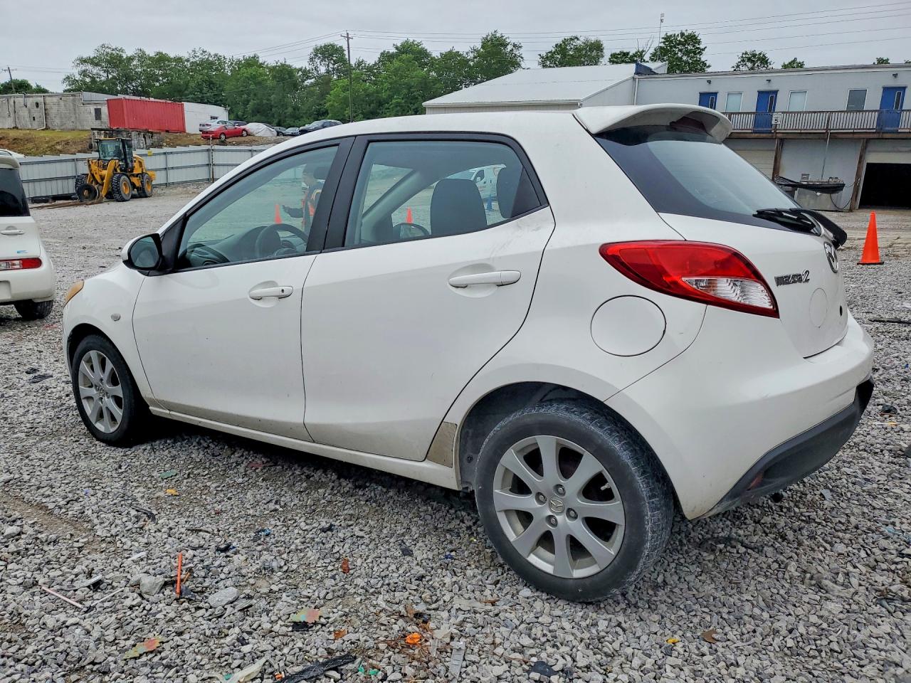 2011 MAZDA MAZDA2 photo 3