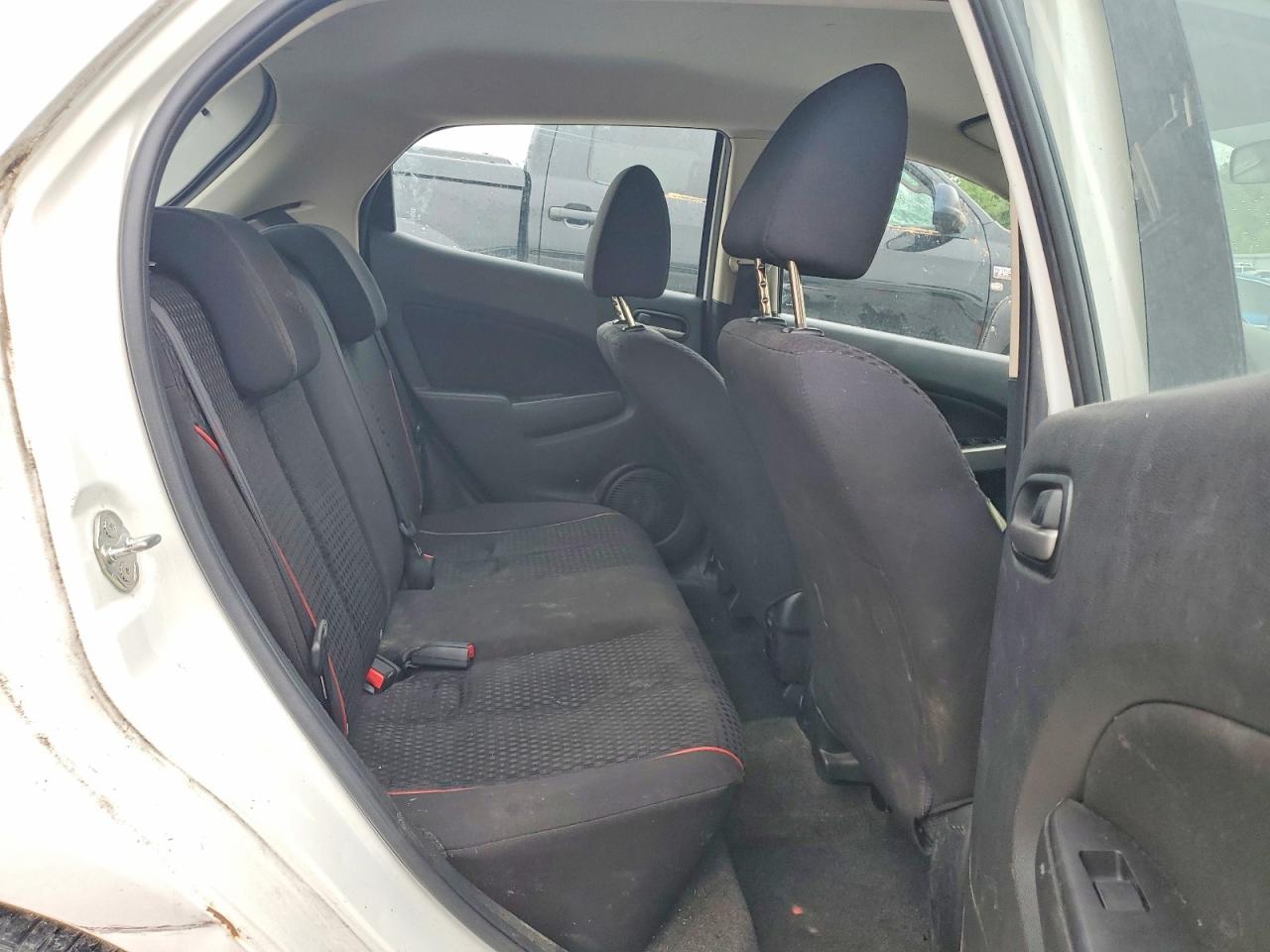 2011 MAZDA MAZDA2 photo 19