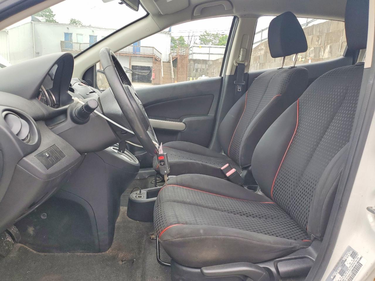 2011 MAZDA MAZDA2 photo 13
