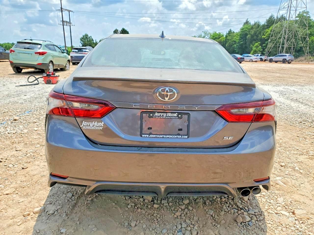 2024 TOYOTA CAMRY SE photo 11