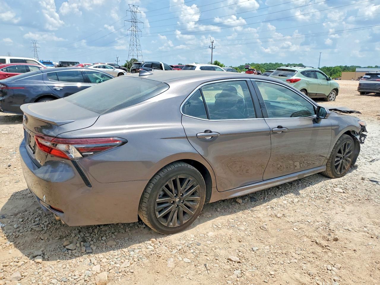 2024 TOYOTA CAMRY SE photo 5