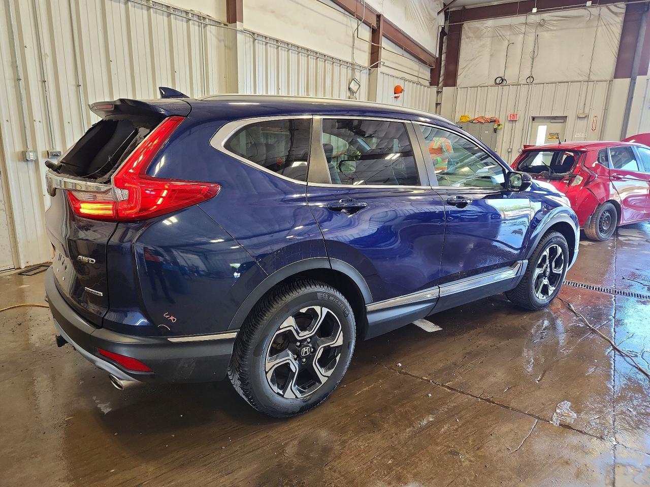 2018 HONDA CR-V TOURING photo 3