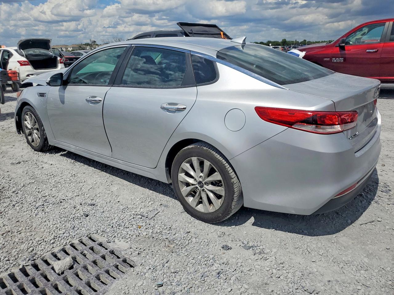 2017 KIA OPTIMA LX photo 3