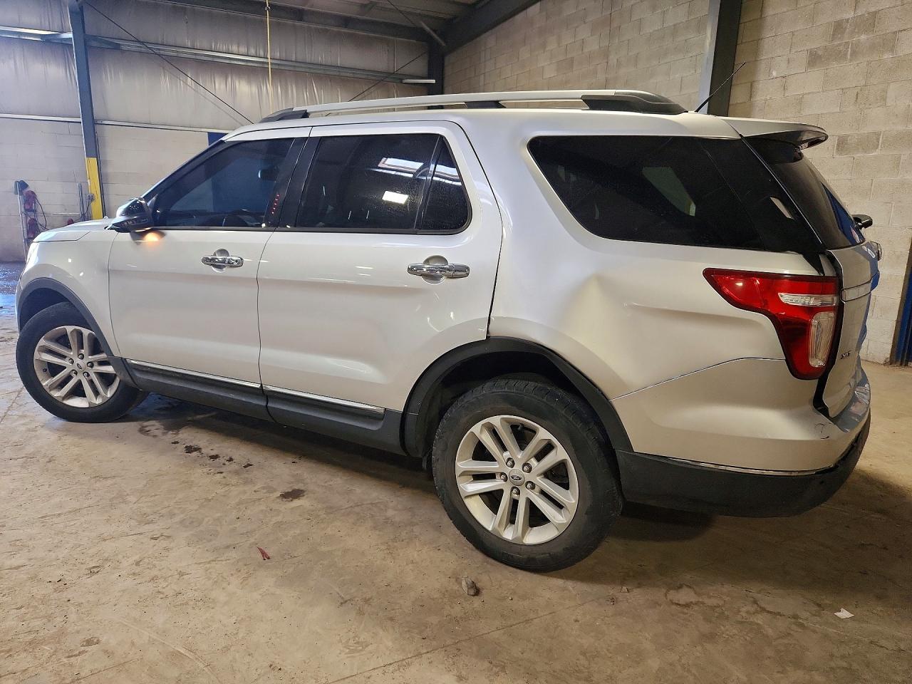2013 FORD EXPLORER XLT photo 2