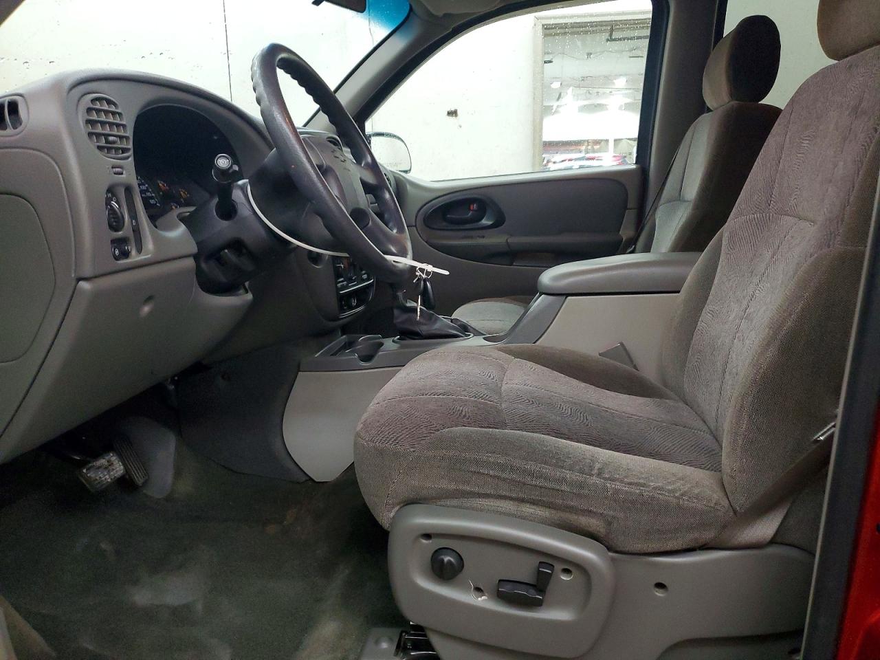 2004 CHEVROLET TRAILBLAZER LS photo 7