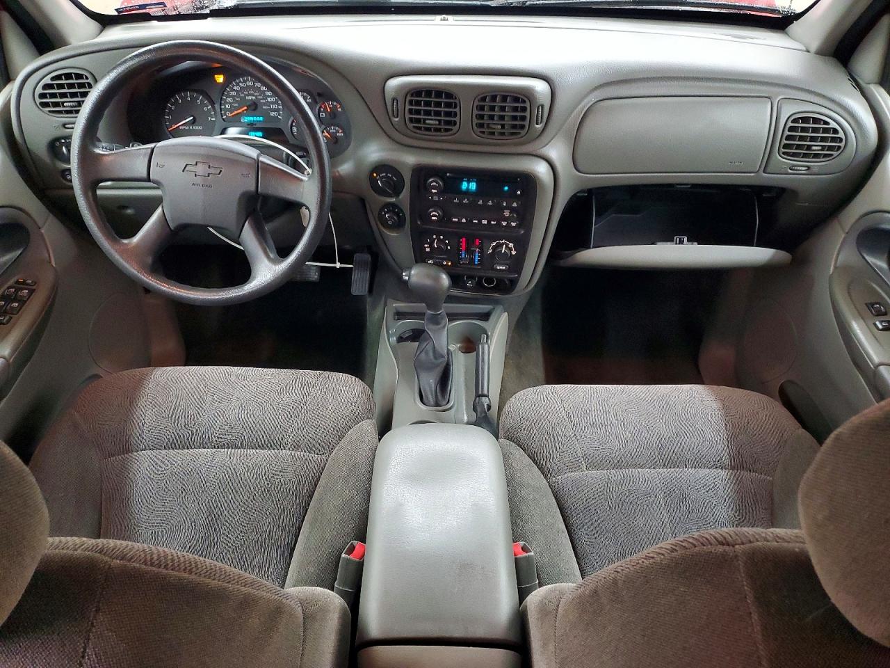 2004 CHEVROLET TRAILBLAZER LS photo 8