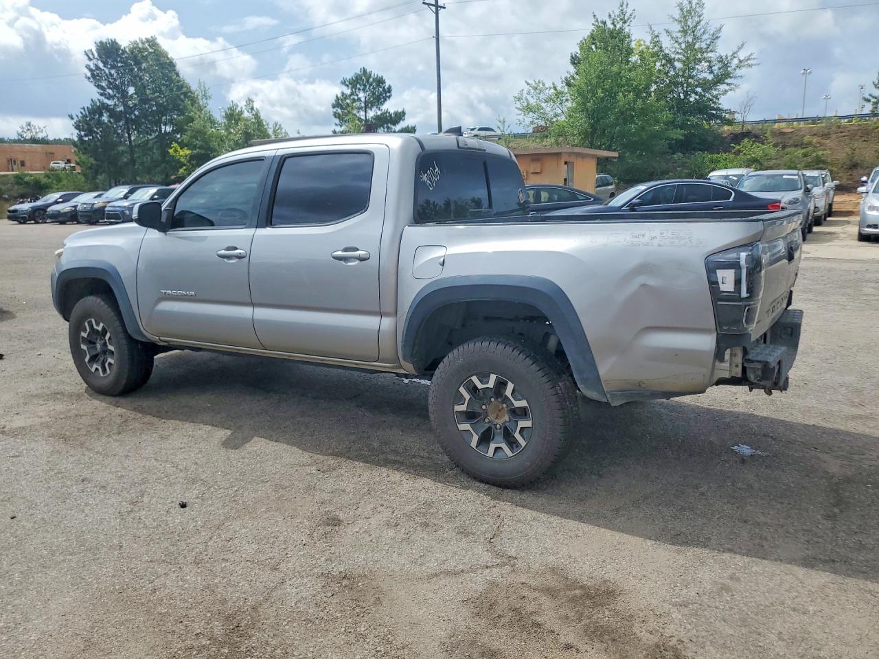 2017 TOYOTA TACOMA TRD OFF-ROAD photo 3