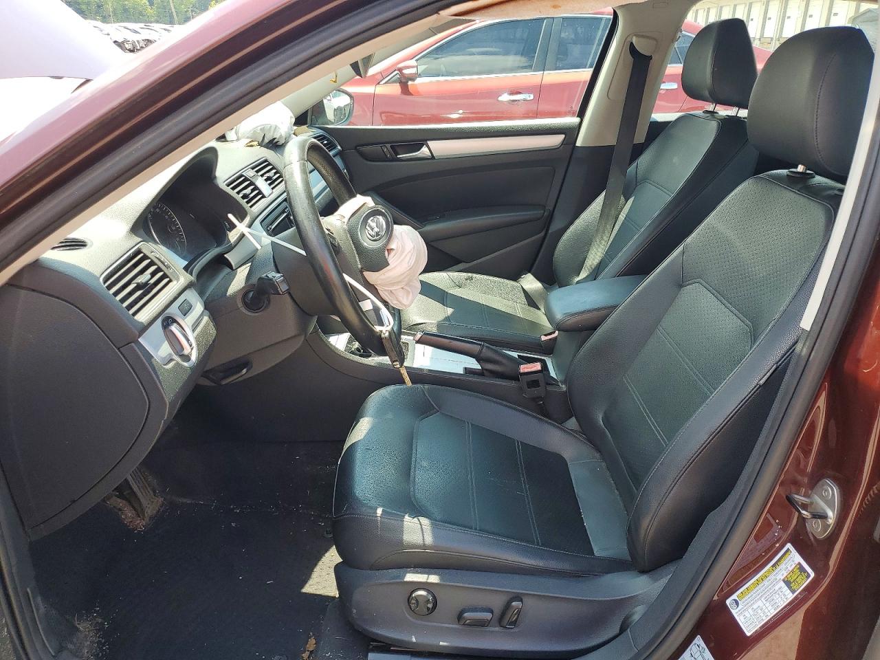 2012 VOLKSWAGEN PASSAT photo 7