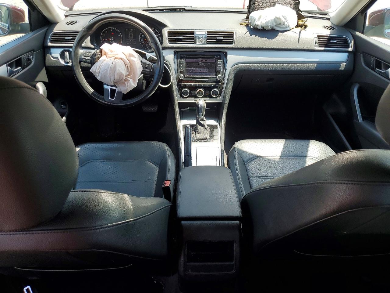 2012 VOLKSWAGEN PASSAT photo 8