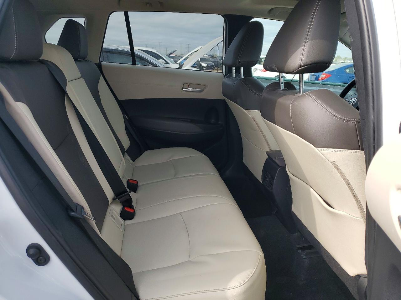 2022 TOYOTA COROLLA CROSS XLE photo 19
