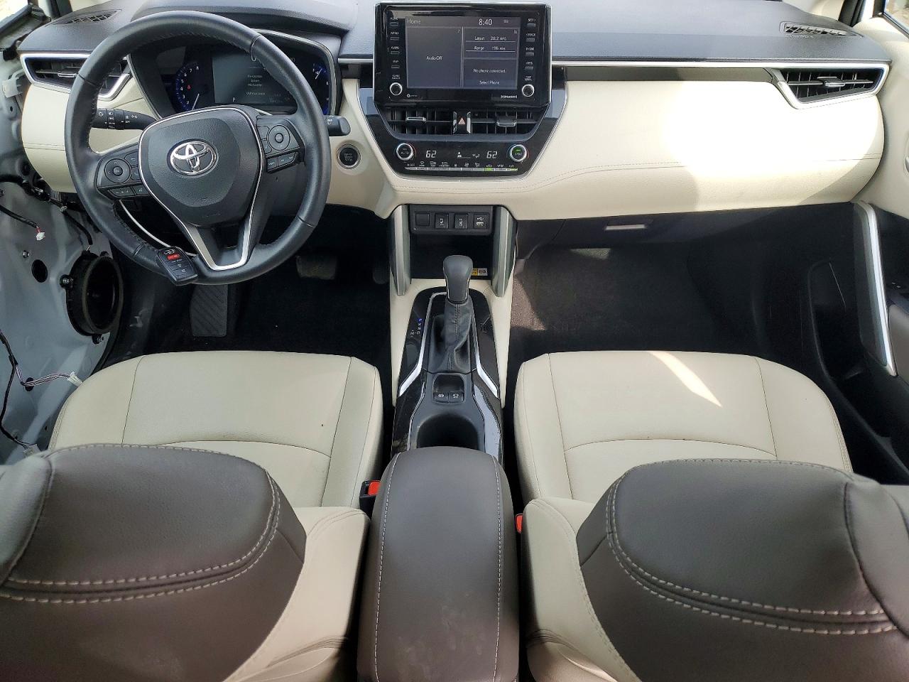 2022 TOYOTA COROLLA CROSS XLE photo 15