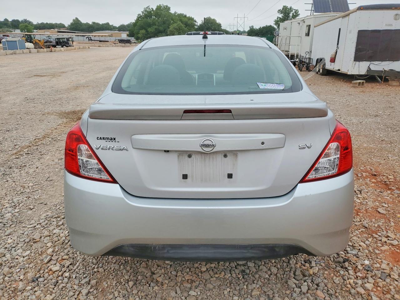 2019 NISSAN VERSA SV photo 11