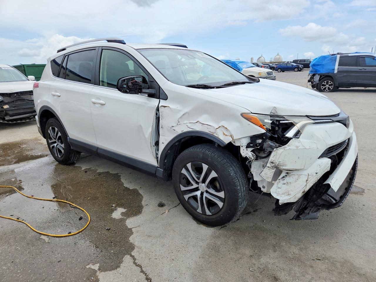 2017 TOYOTA RAV4 LE photo 4