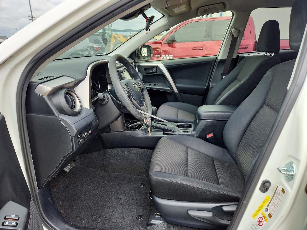 2017 TOYOTA RAV4 LE photo 7