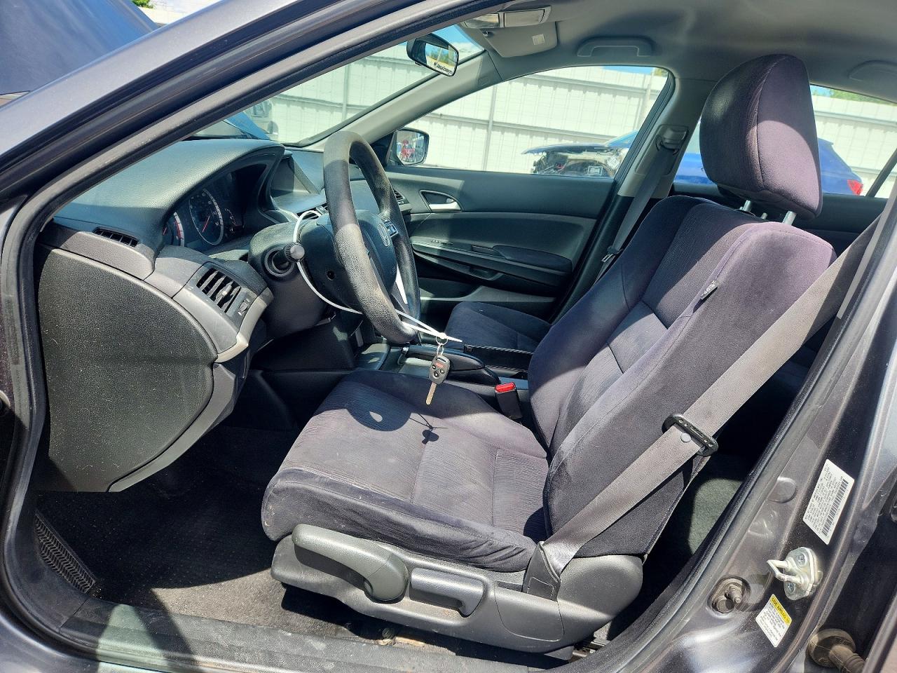 2011 HONDA ACCORD LX photo 13