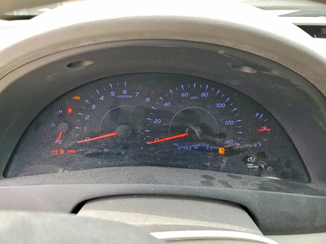 2011 TOYOTA CAMRY LE photo 25