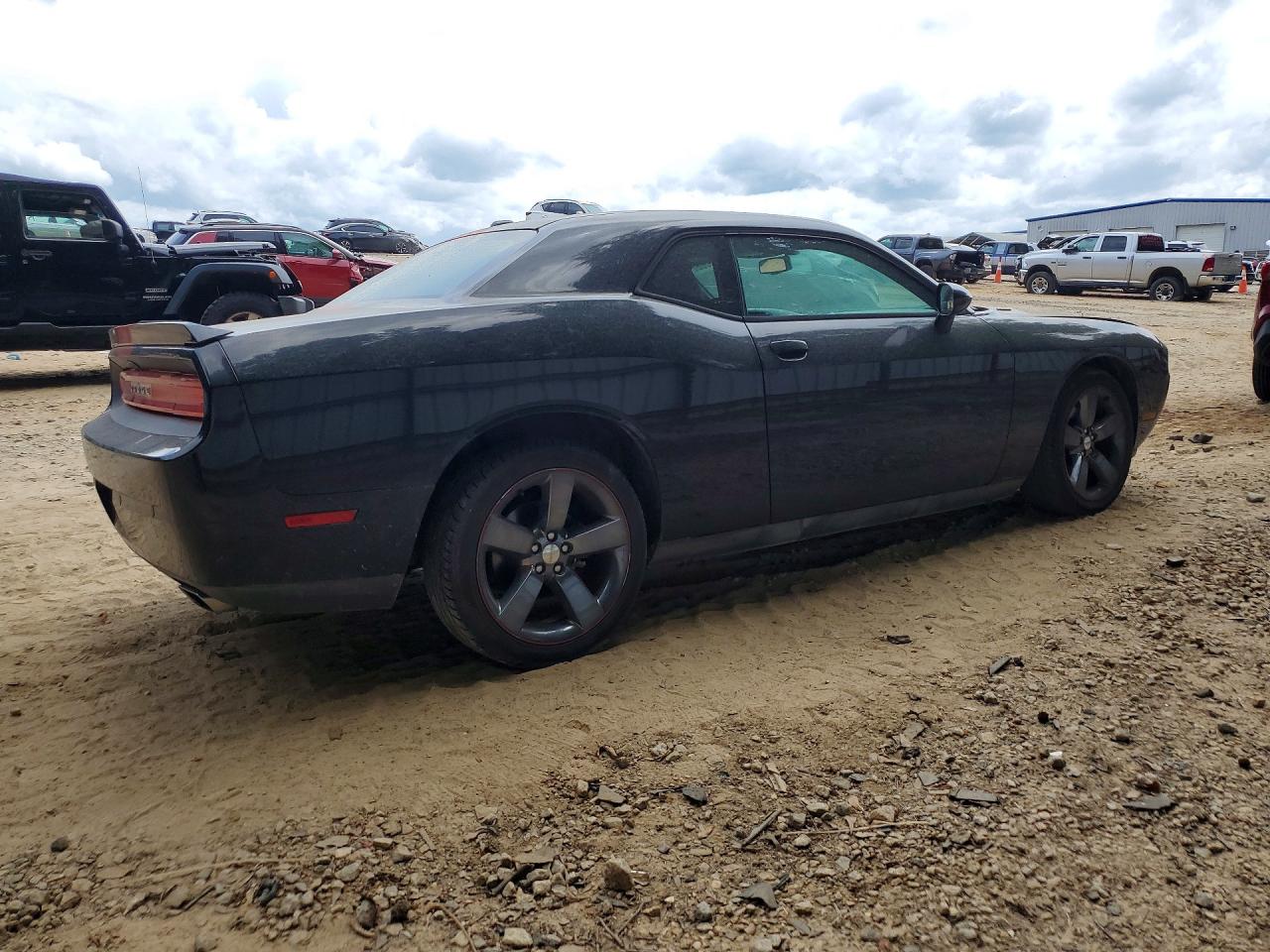 2013 DODGE CHALLENGER SXT photo 5