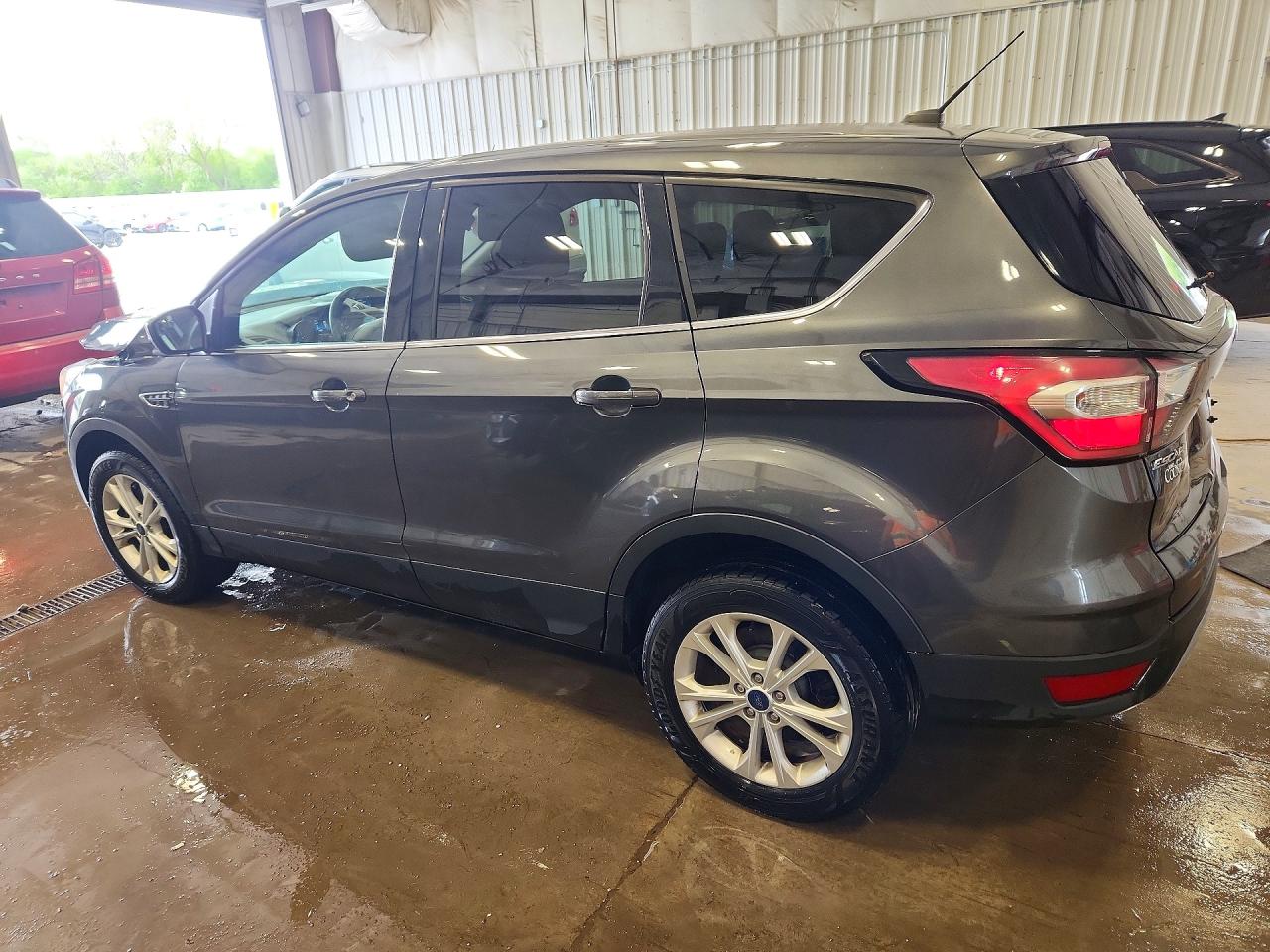 2017 FORD ESCAPE SE photo 3