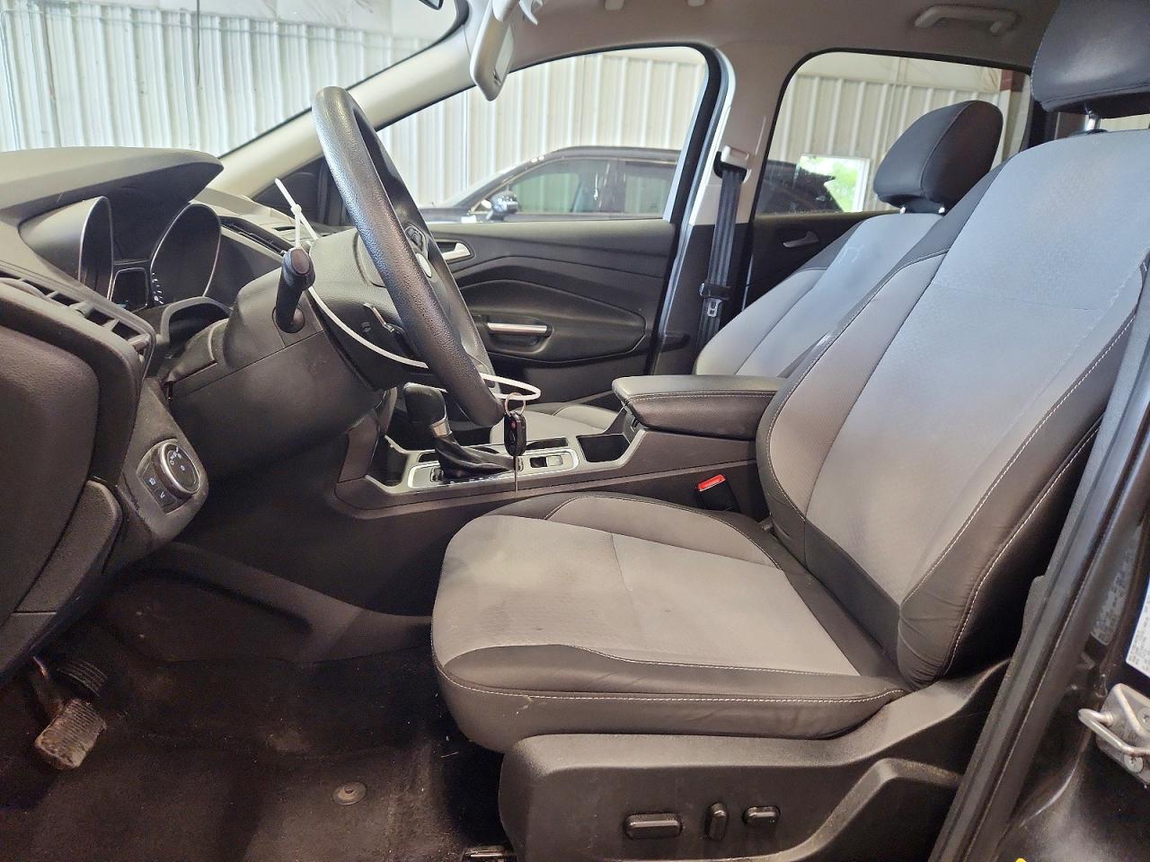 2017 FORD ESCAPE SE photo 13