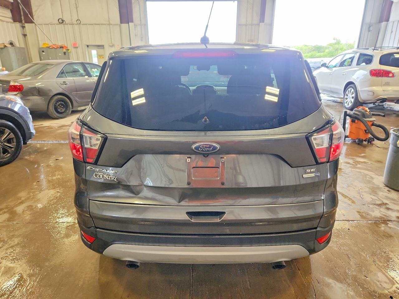 2017 FORD ESCAPE SE photo 11