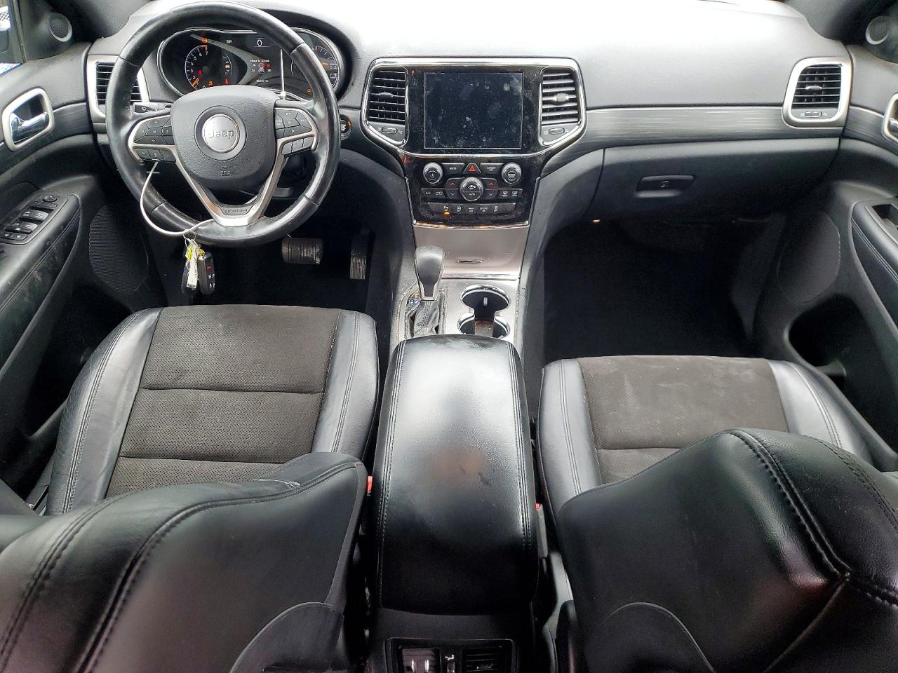 2020 JEEP GRAND CHEROKEE LAREDO photo 15