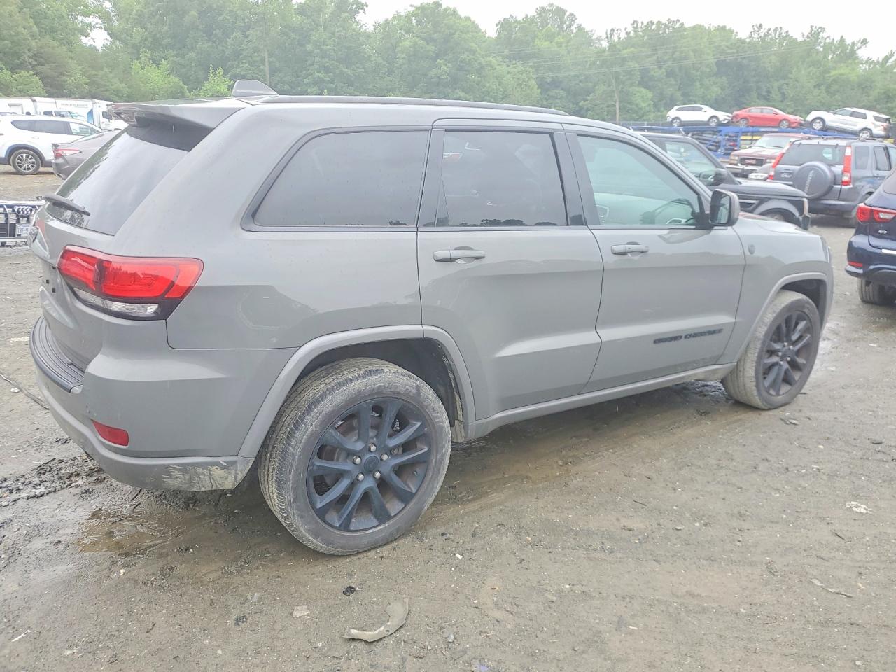 2020 JEEP GRAND CHEROKEE LAREDO photo 5