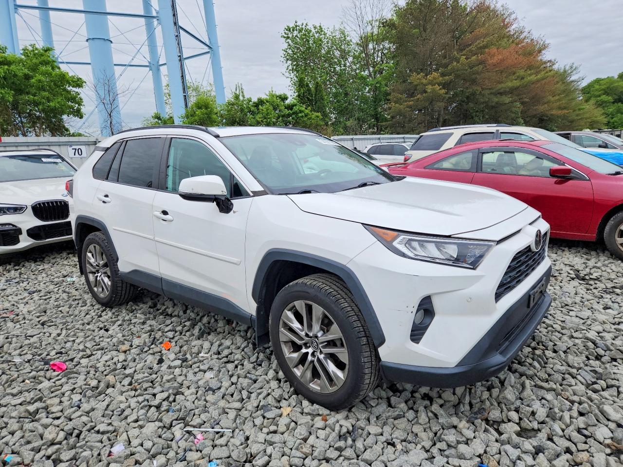 2019 TOYOTA RAV4 XLE PREMIUM photo 10