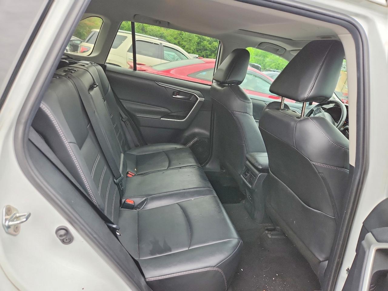2019 TOYOTA RAV4 XLE PREMIUM photo 31
