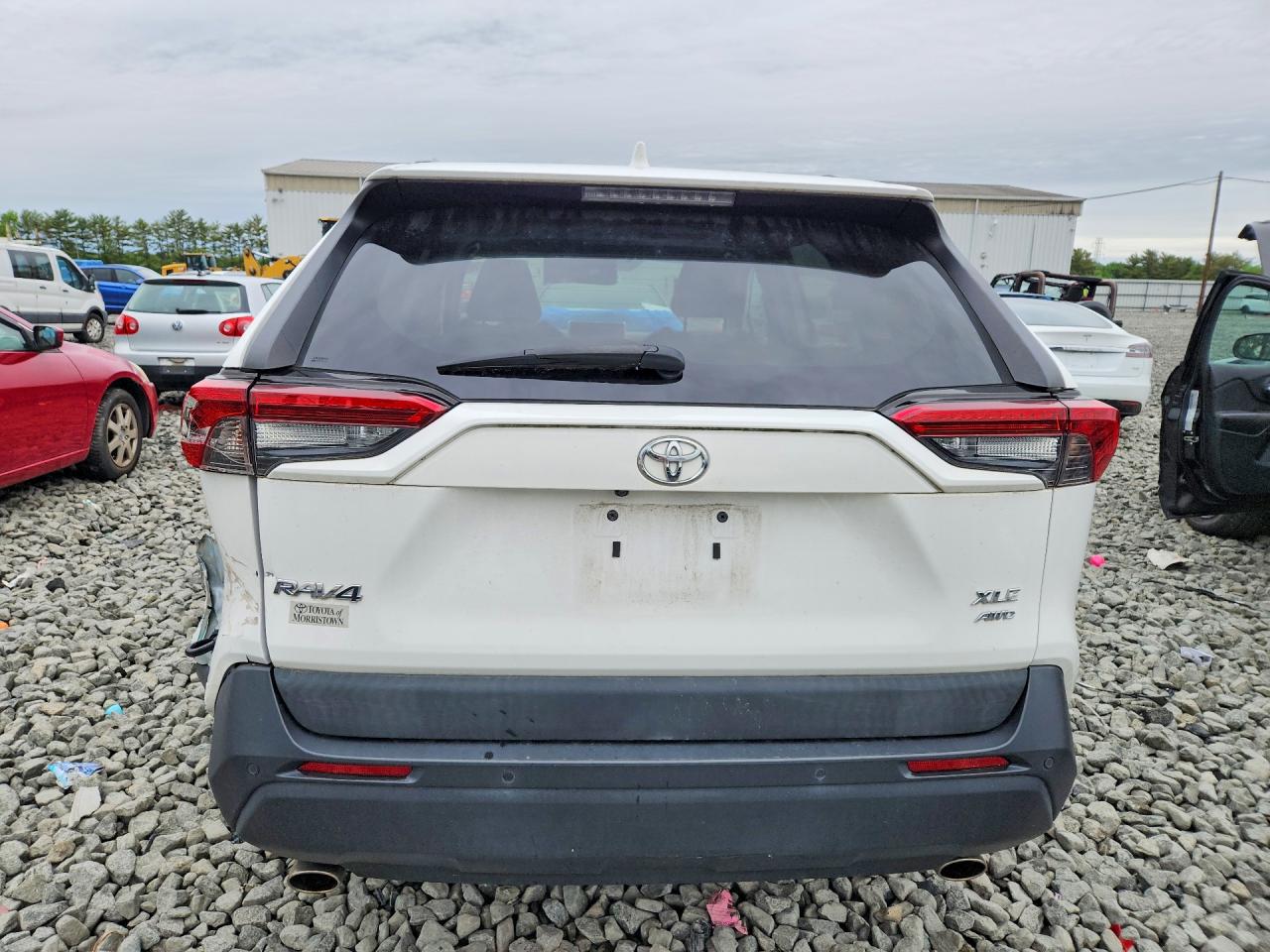 2019 TOYOTA RAV4 XLE PREMIUM photo 16