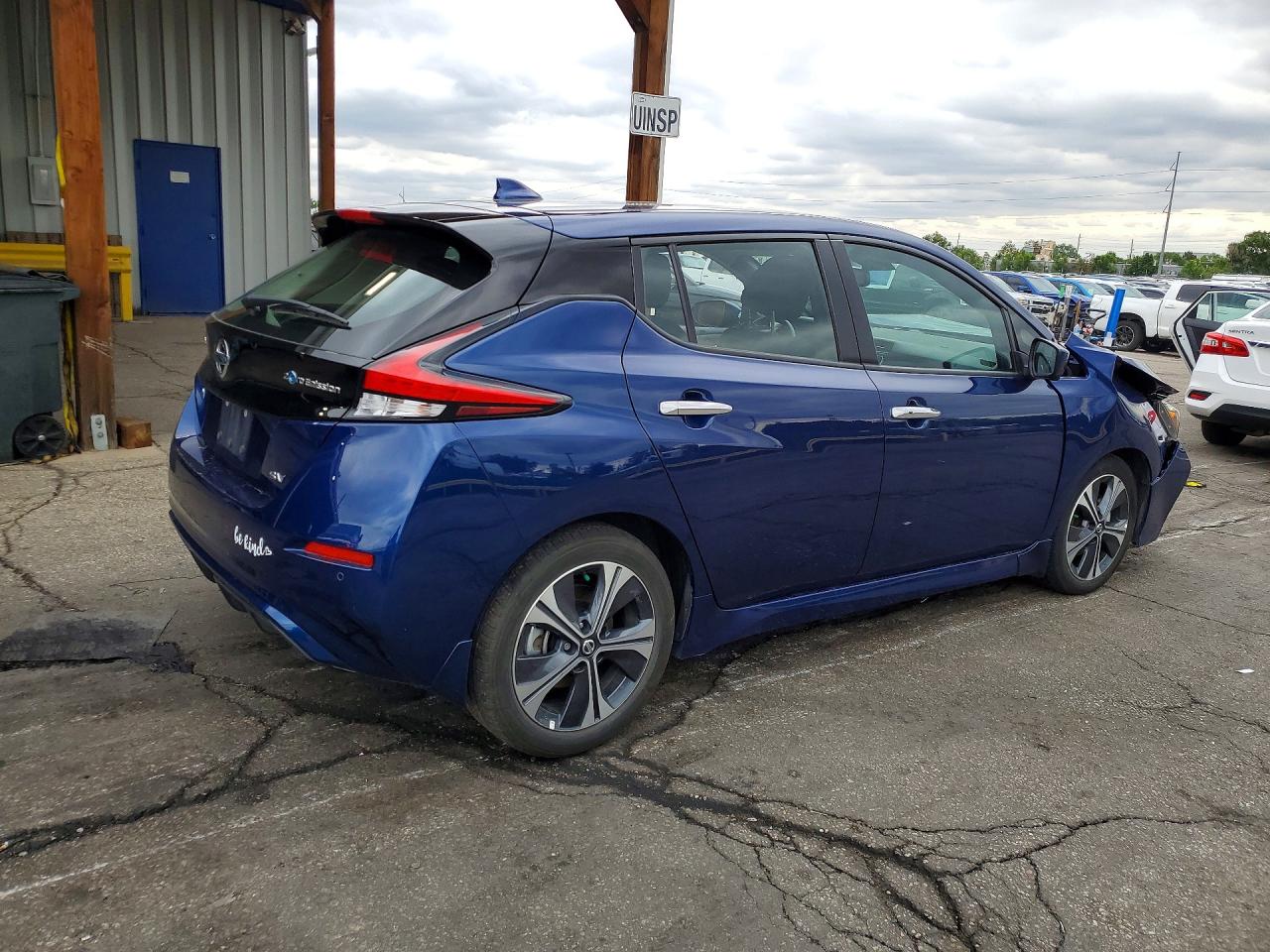 2021 NISSAN LEAF SV photo 5