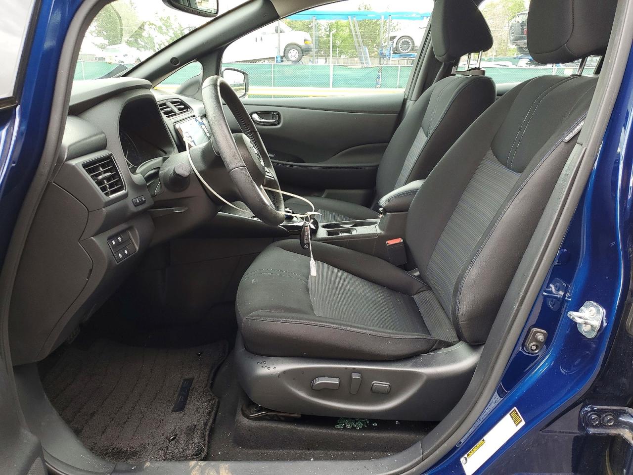 2021 NISSAN LEAF SV photo 13