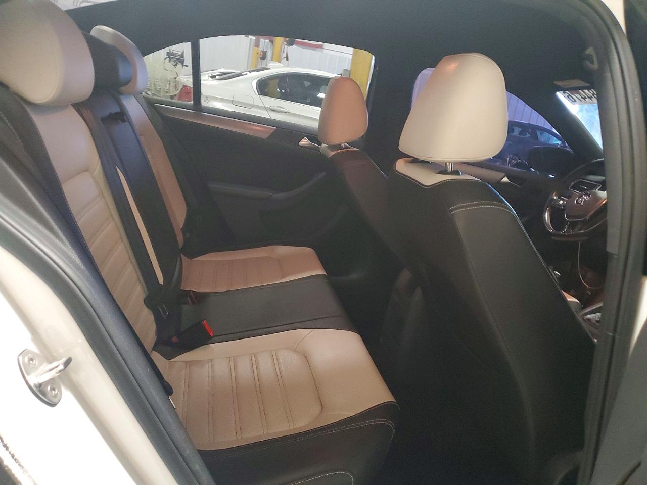 2016 VOLKSWAGEN JETTA SPORT photo 19