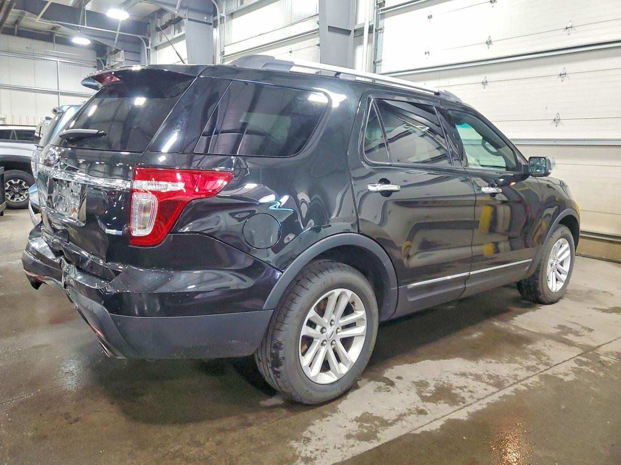 2014 FORD EXPLORER XLT photo 5