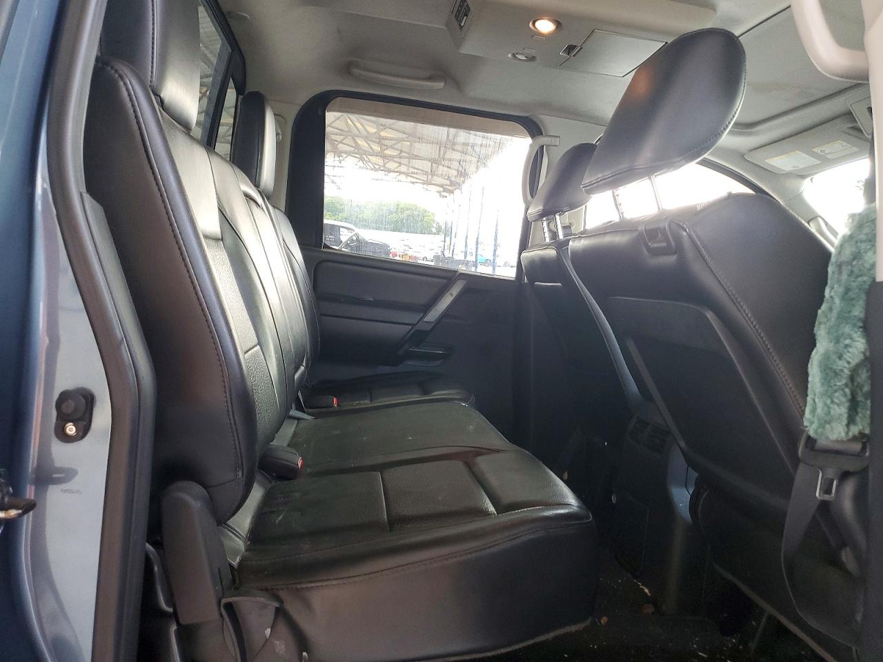 2012 NISSAN TITAN SV photo 19
