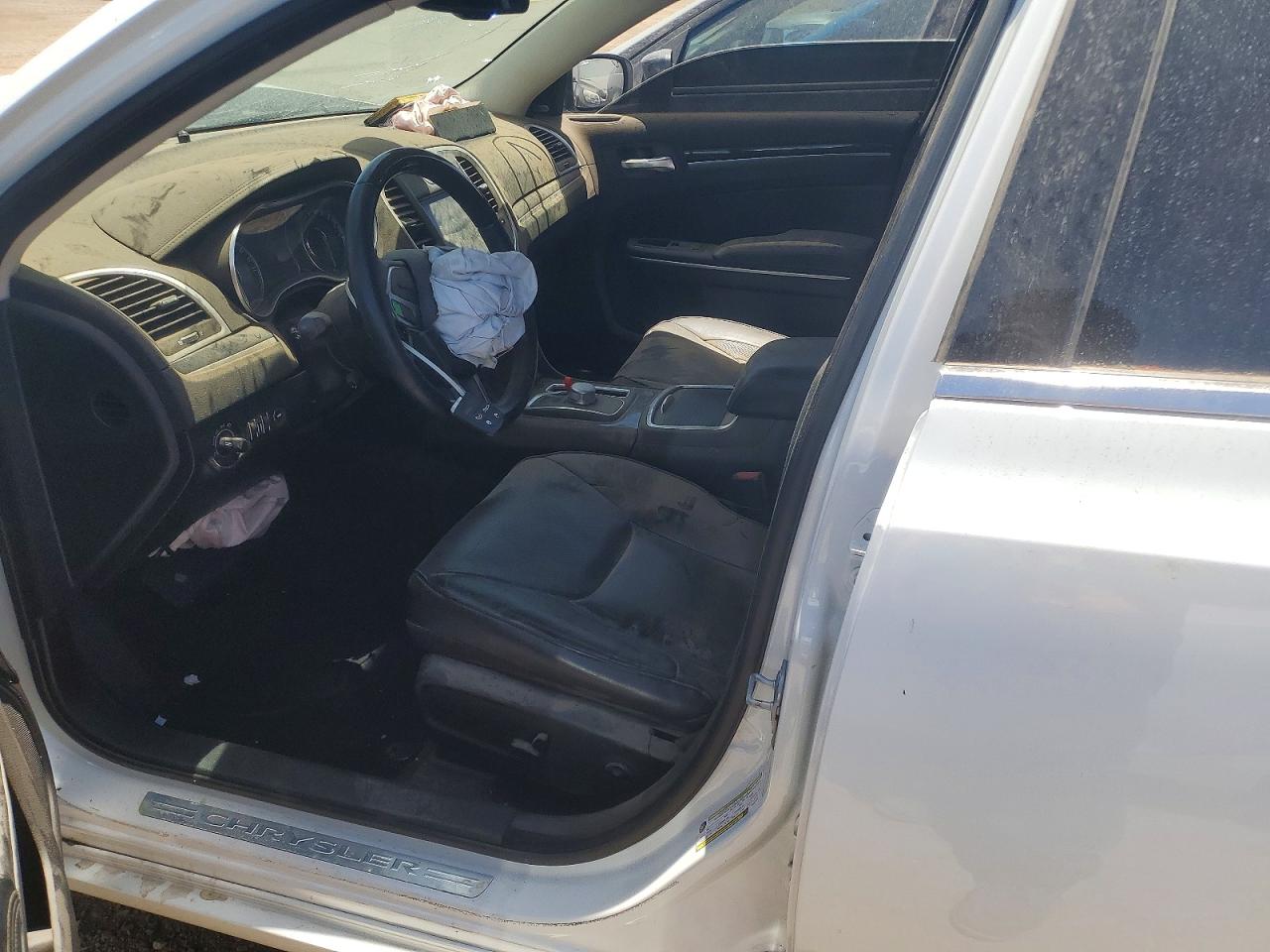 2019 CHRYSLER 300 LIMITED photo 19