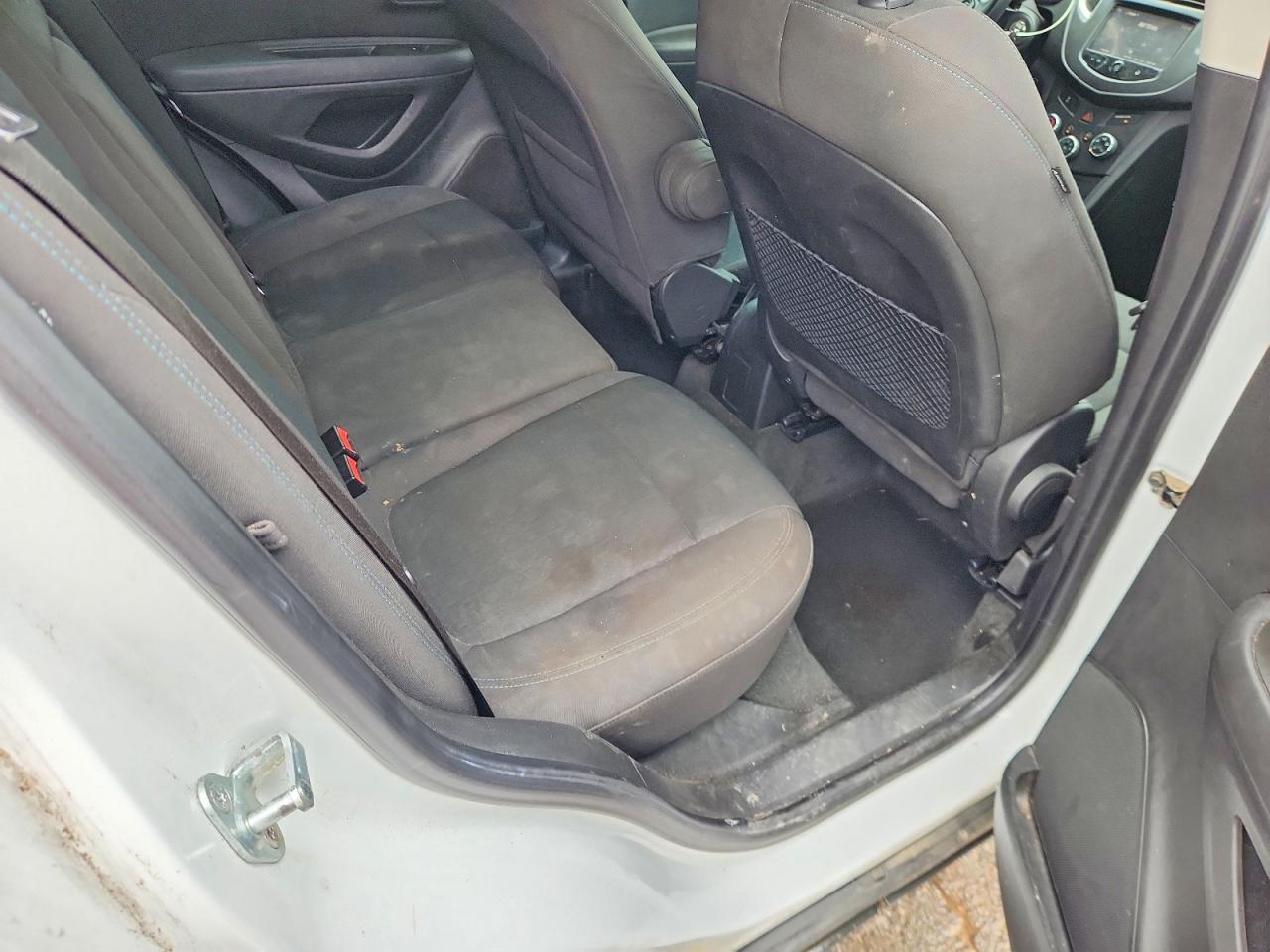 2015 CHEVROLET TRAX LS photo 31