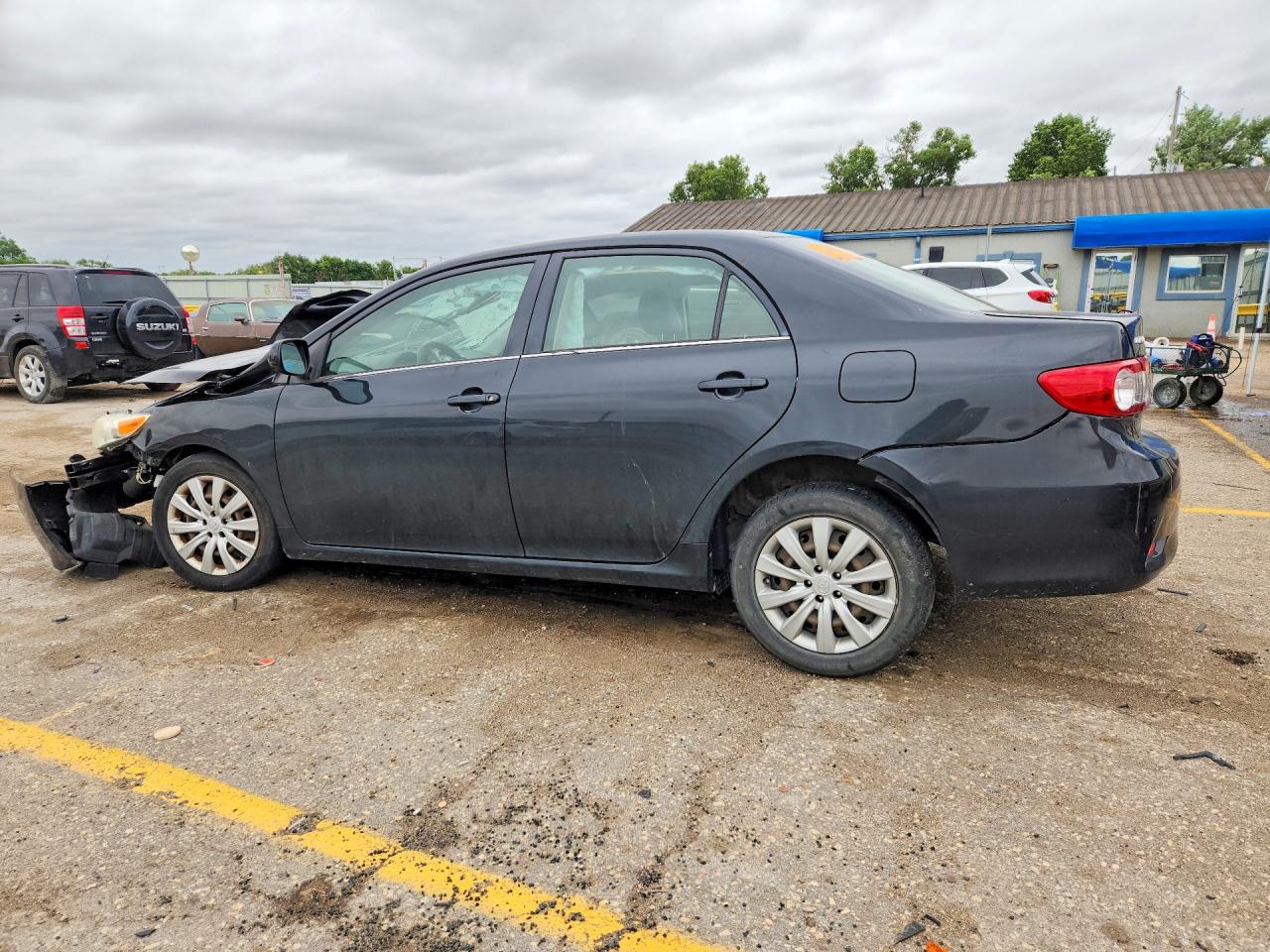 2013 TOYOTA COROLLA LE photo 4