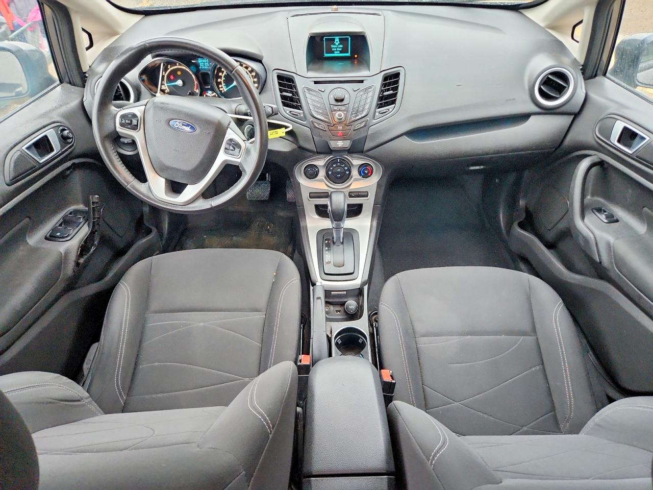 2015 FORD FIESTA SE photo 15