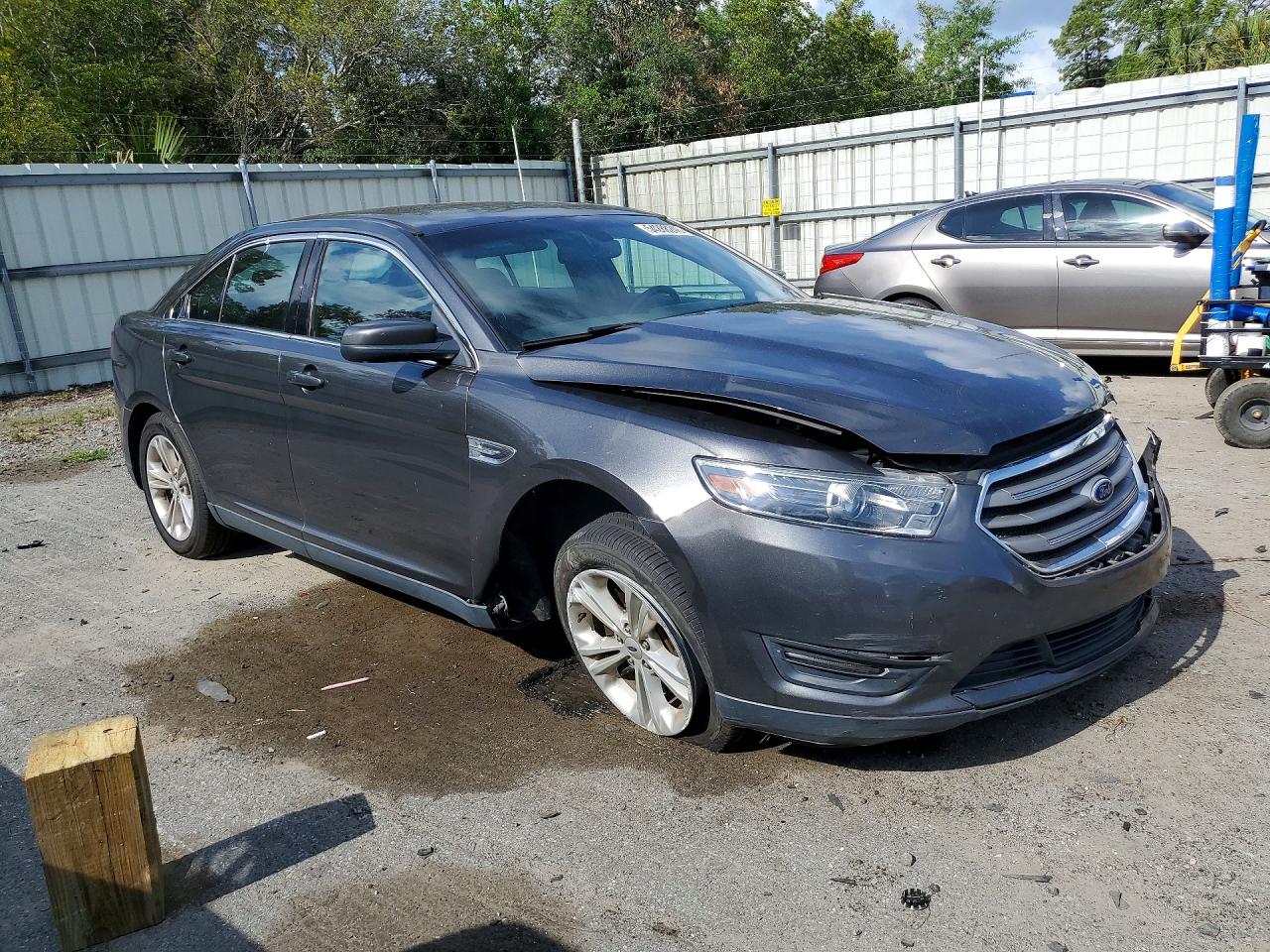 2016 FORD TAURUS SEL photo 4