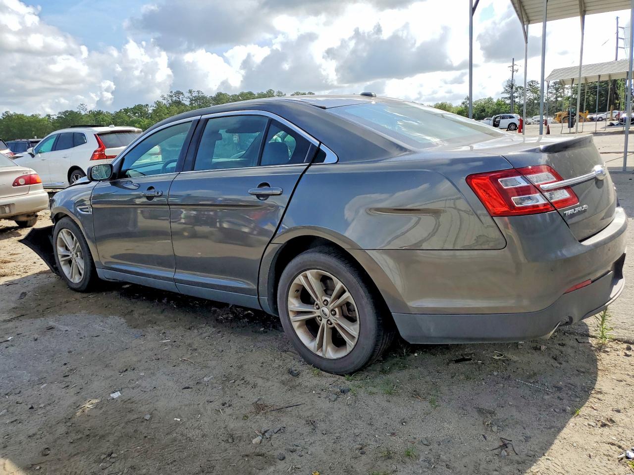 2016 FORD TAURUS SEL photo 2